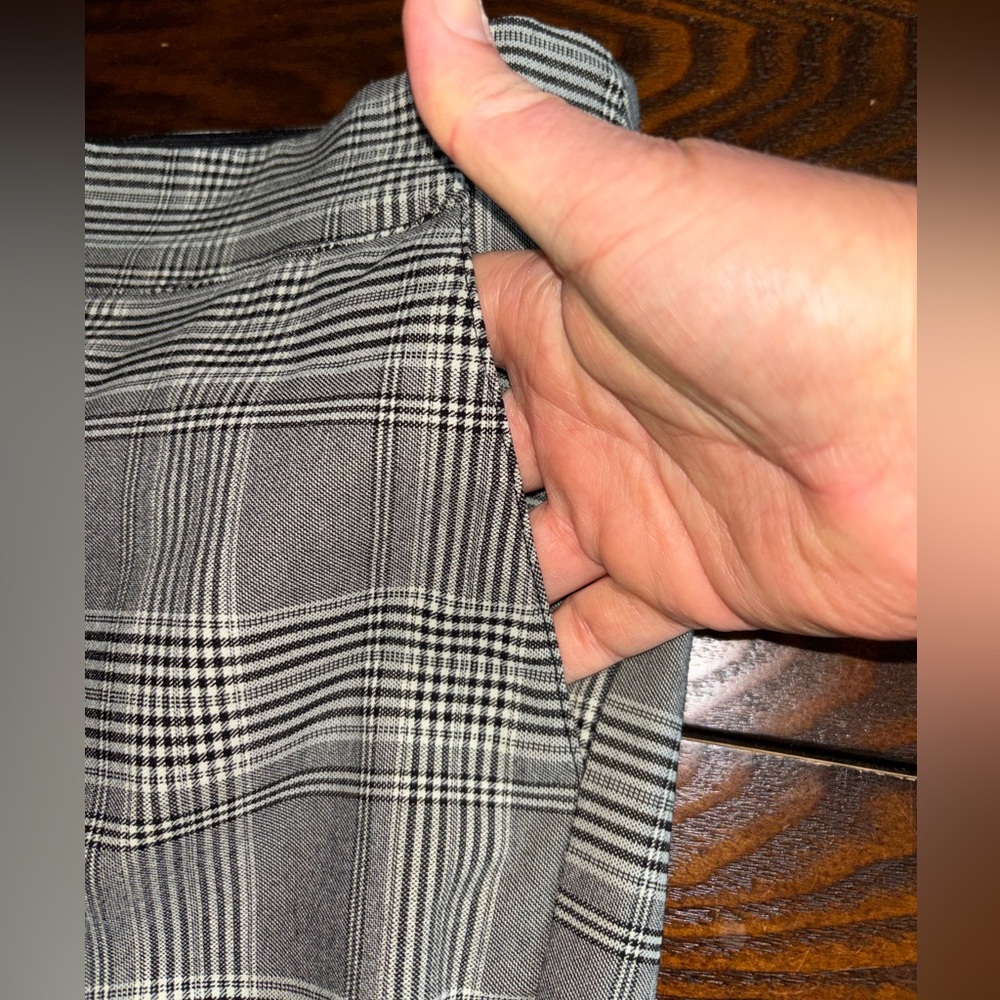 Simply Vera Vera Wang Black & White Plaid Cropped Pants - Picture 7 of 7
